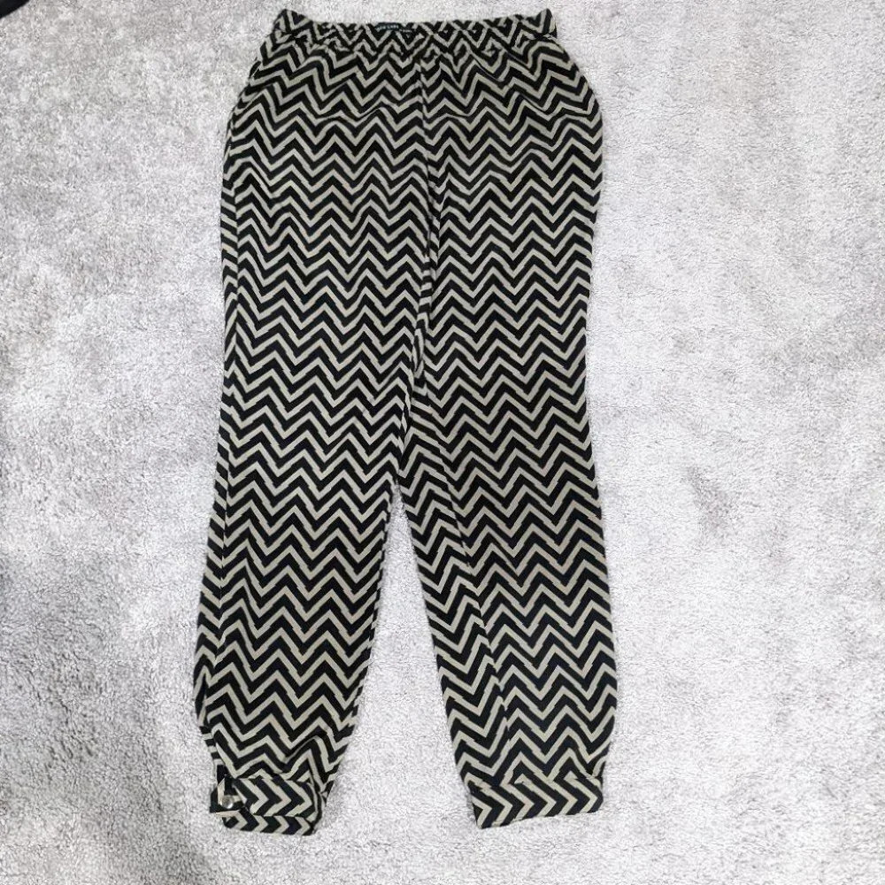 Chico's black‎ label black and tan chevron print pants size 00